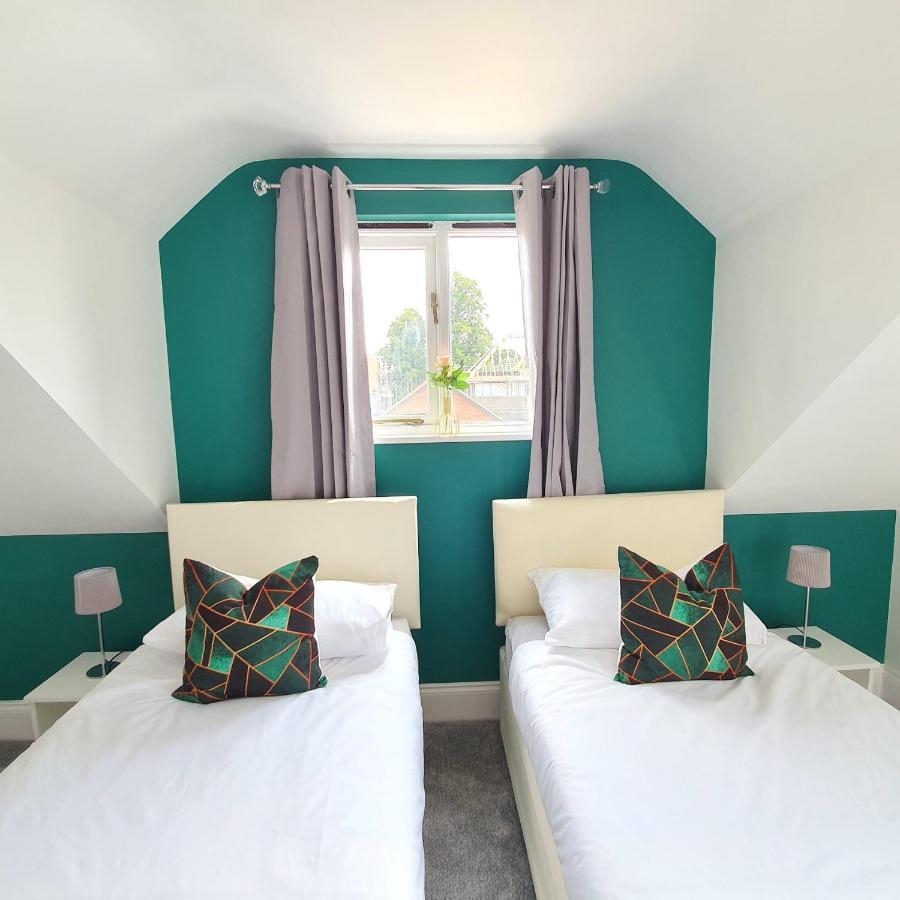 Spacious Beautiful And Warm Cottage With Parking 첼름스퍼드 외부 사진